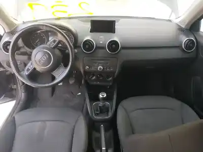 Veículo de Sucata audi a1 (8x) ambition do ano 2001 alimentado cbz