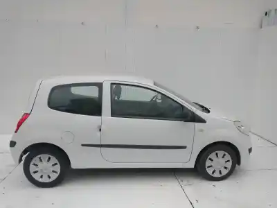 Scrapping Vehicle renault twingo dynamique of the year 2001 powered d4f772