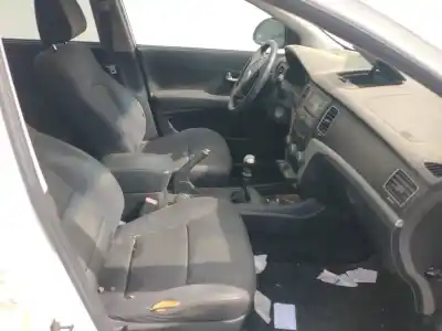 Veículo de Sucata ssangyong korando premium 4x2 do ano 2001 alimentado 