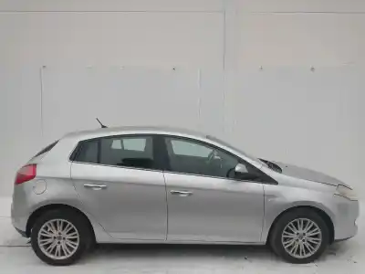 Veículo de Sucata fiat bravo (198) 1.9 16v dynamic multijet do ano 2001 alimentado 192a8000
