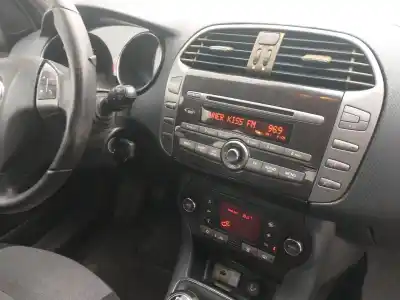 Veículo de Sucata fiat bravo (198) 1.9 16v dynamic multijet do ano 2001 alimentado 192a8000