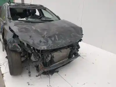 Veicolo di demolizione kia xceed concept 119 cv / 88 kw dell'anno 2001 alimentato g3lc