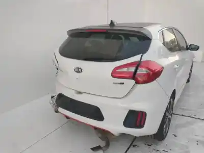 Veículo de Sucata kia cee´d tech do ano 2001 alimentado d4fb