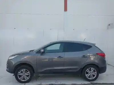 Véhicule à la ferraille hyundai ix35 comfort 2wd de l'année 2001 alimenté d4fd