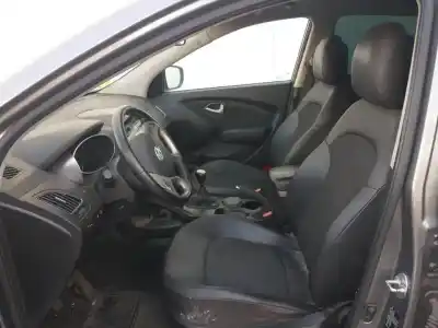 Véhicule à la ferraille hyundai ix35 comfort 2wd de l'année 2001 alimenté d4fd