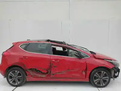 Scrapping Vehicle kia cee'd (jd) 1.6 crdi 128 of the year 2001 powered d4fb