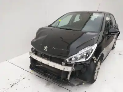 Veículo de Sucata peugeot 208 active do ano 2001 alimentado bh02