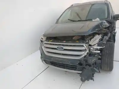 Veicolo di demolizione ford kuga st-line dell'anno 2001 alimentato m8mc