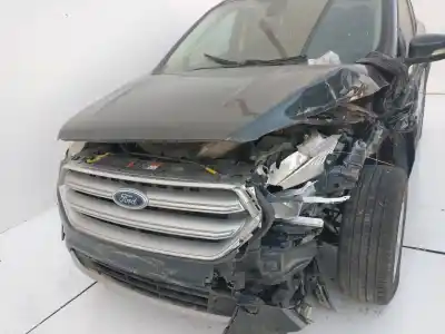 Veicolo di demolizione ford kuga st-line dell'anno 2001 alimentato m8mc