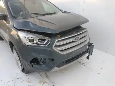 Veicolo di demolizione ford kuga st-line dell'anno 2001 alimentato m8mc