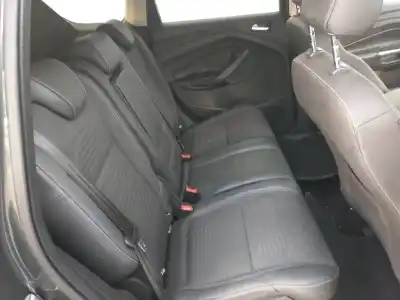 Veicolo di demolizione ford kuga st-line dell'anno 2001 alimentato m8mc