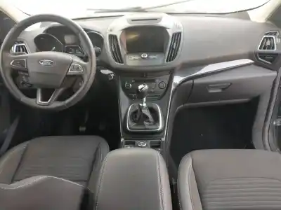 Veicolo di demolizione ford kuga st-line dell'anno 2001 alimentato m8mc