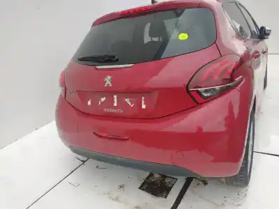 Sloopvoertuig peugeot 208 style van het jaar 2001 aangedreven bhw bh02