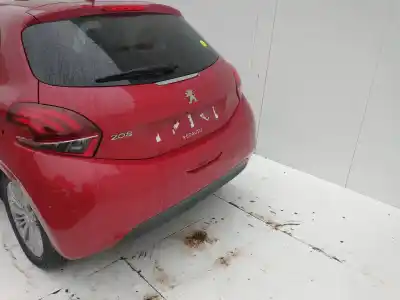 Sloopvoertuig peugeot 208 style van het jaar 2001 aangedreven bhw bh02