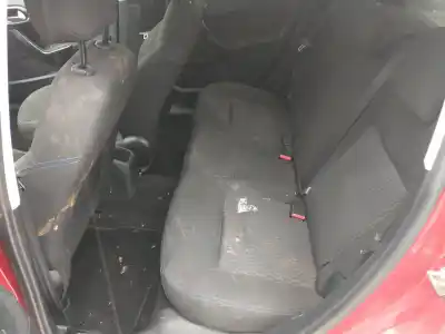 Sloopvoertuig peugeot 208 style van het jaar 2001 aangedreven bhw bh02