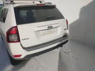 Veículo de Sucata jeep compass limited 4x4 do ano 2001 alimentado 651971