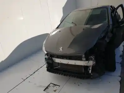 Veículo de Sucata PEUGEOT 208 Style do ano 2001 alimentado BH02