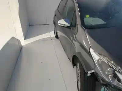 Véhicule à la ferraille peugeot 208 style de l'année 2001 alimenté bh02