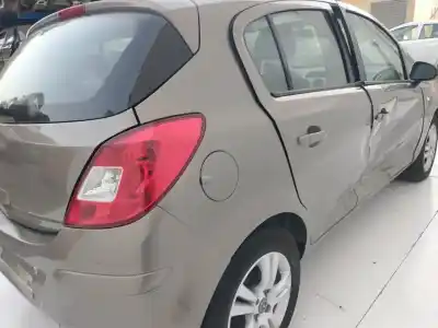 Здавання транспортного засобу opel corsa d selective року 2001 потужний a12xer