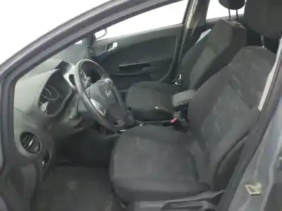 Здавання транспортного засобу opel corsa d selective року 2001 потужний a12xer