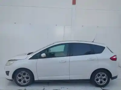 Veículo de Sucata ford c-max trend do ano 2001 alimentado t3da