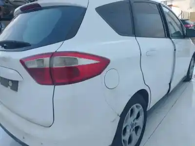 Veículo de Sucata ford c-max trend do ano 2001 alimentado t3da