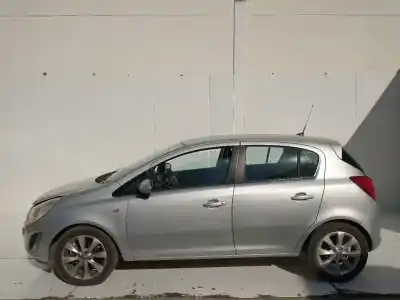 Veicolo di demolizione opel corsa d selective dell'anno 2001 alimentato z12xer