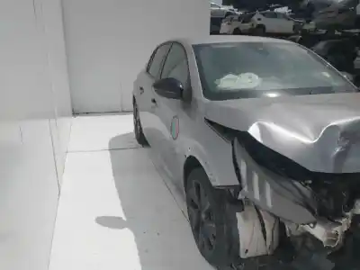 Здавання транспортного засобу peugeot 208 (p2) active pack року 2001 потужний hne