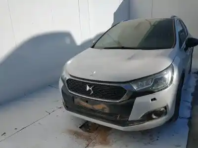 Veículo de Sucata citroen ds4 design do ano 2001 alimentado hny