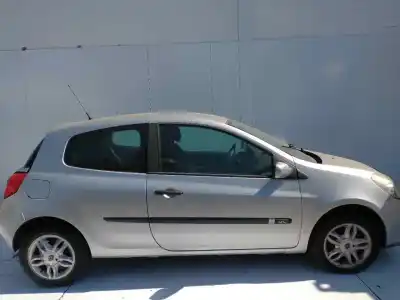 Утилизация автомобиля RENAULT CLIO III Authentique года 2001 питание K9K770
