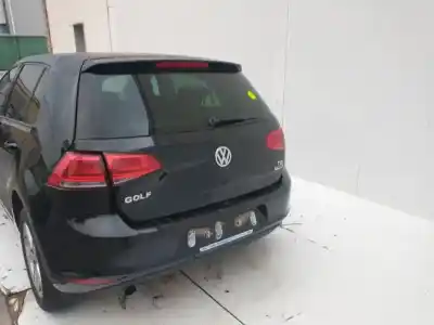 Veicolo di demolizione VOLKSWAGEN GOLF VII VARIANT (BA5)  dell'anno 2001 alimentato CLH