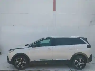 Scrapping Vehicle PEUGEOT 5008  of the year 2001 powered HNS