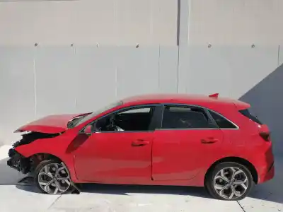 Veículo de Sucata kia ceed gt line 140 cv / 103 kw do ano 2001 alimentado g4ld