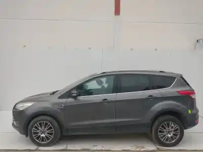 Verschrottungsfahrzeug FORD KUGA (CBS)  des Jahres 2001 angetrieben UFDA