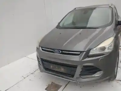 Здавання транспортного засобу ford kuga (cbs) titanium року 2001 потужний ufda