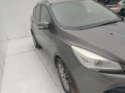 Здавання транспортного засобу ford kuga (cbs) titanium року 2001 потужний ufda