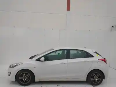 Verschrottungsfahrzeug HYUNDAI I30 RANCHERA FAMILIAR (GD)  des Jahres 2001 angetrieben D4FC