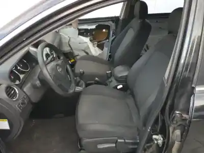 Здавання транспортного засобу opel antara cosmo 4x4 року 2001 потужний z20s