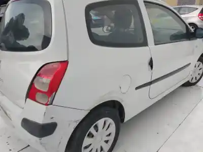 Scrapping Vehicle renault twingo authentique of the year 2001 powered d4f772
