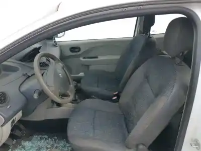 Scrapping Vehicle renault twingo authentique of the year 2001 powered d4f772