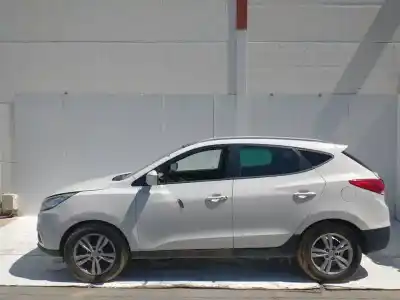 Здавання транспортного засобу HYUNDAI IX35 Essence 2WD року 2001 потужний D4FD