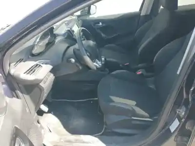 Veículo de Sucata peugeot 208 active do ano 2001 alimentado 8hr