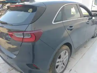 Veículo de Sucata kia ceed business do ano 2001 alimentado d4fe