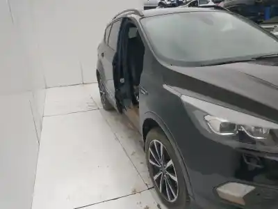 Sloopvoertuig ford kuga (cbs) trend van het jaar 2001 aangedreven m8me