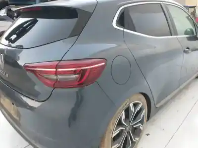 Hurda Aracı renault clio v business edition 100 cv / 74 kw yılın 2001 güçlü h4d 450