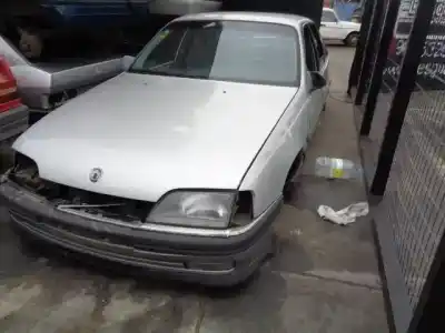 Verschrottungsfahrzeug OPEL OMEGA A (V87) 2.6 I (F19, M19, N19) des Jahres 1991 angetrieben C 26 NE