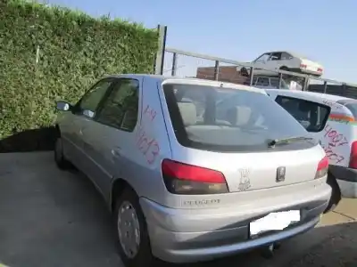 Veículo de Sucata peugeot 306 1.6g-nfz do ano 1999 alimentado g-nfz