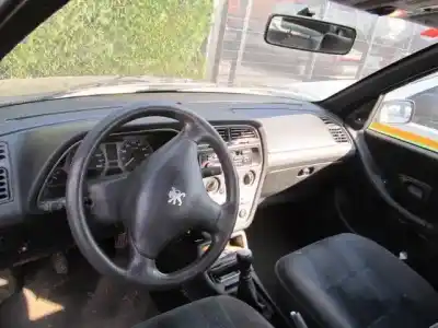 Veículo de Sucata peugeot 306 1.6g-nfz do ano 1999 alimentado g-nfz