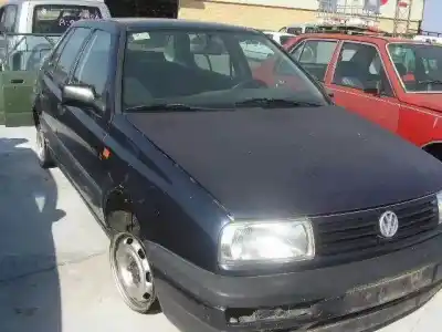 Sloopvoertuig volkswagen vento (1h2) 1.8 van het jaar 1992 aangedreven aam