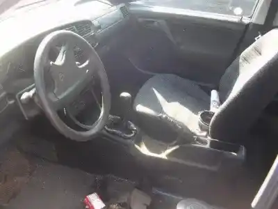 Sloopvoertuig volkswagen vento (1h2) 1.8 van het jaar 1992 aangedreven aam